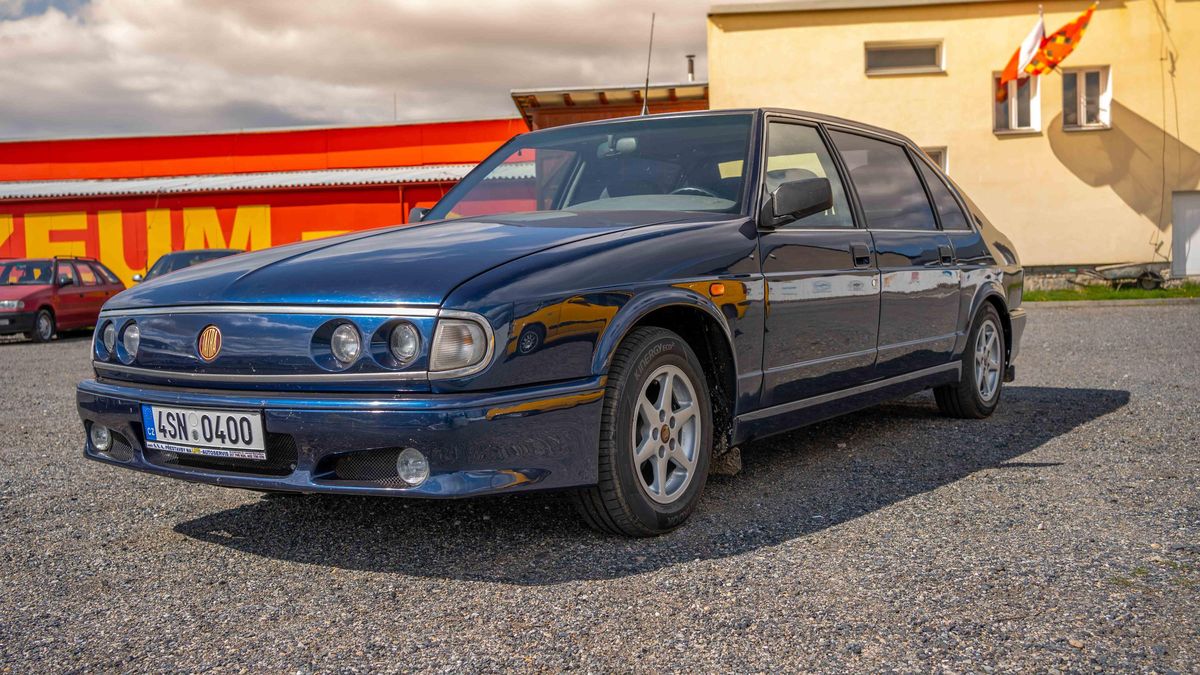 Řídili jsme poslední skutečnou českou limuzínu: Tatra 700 umí být trochu záludná, ale je strašná škoda, že neuspěla
